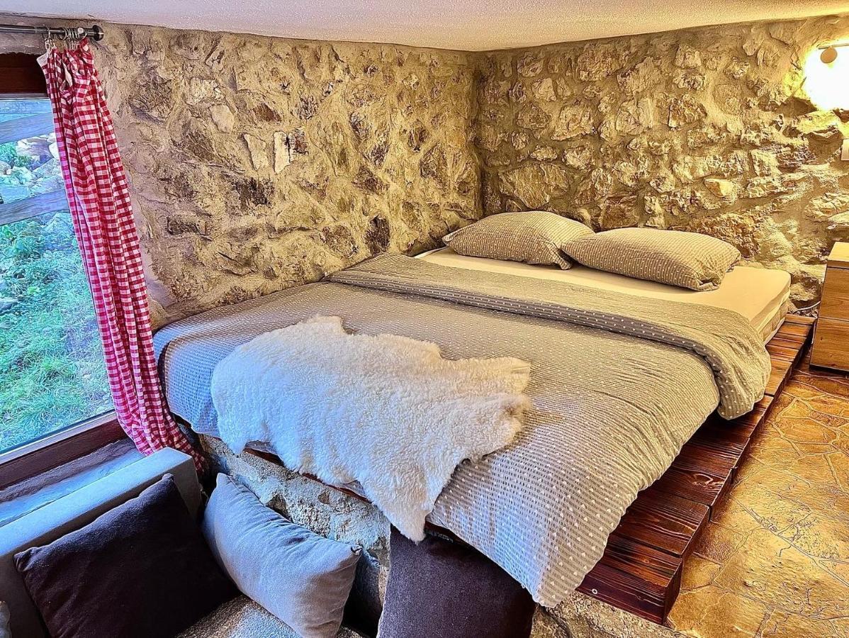 Stone Room-Kamena Soba Sipovo Exteriör bild