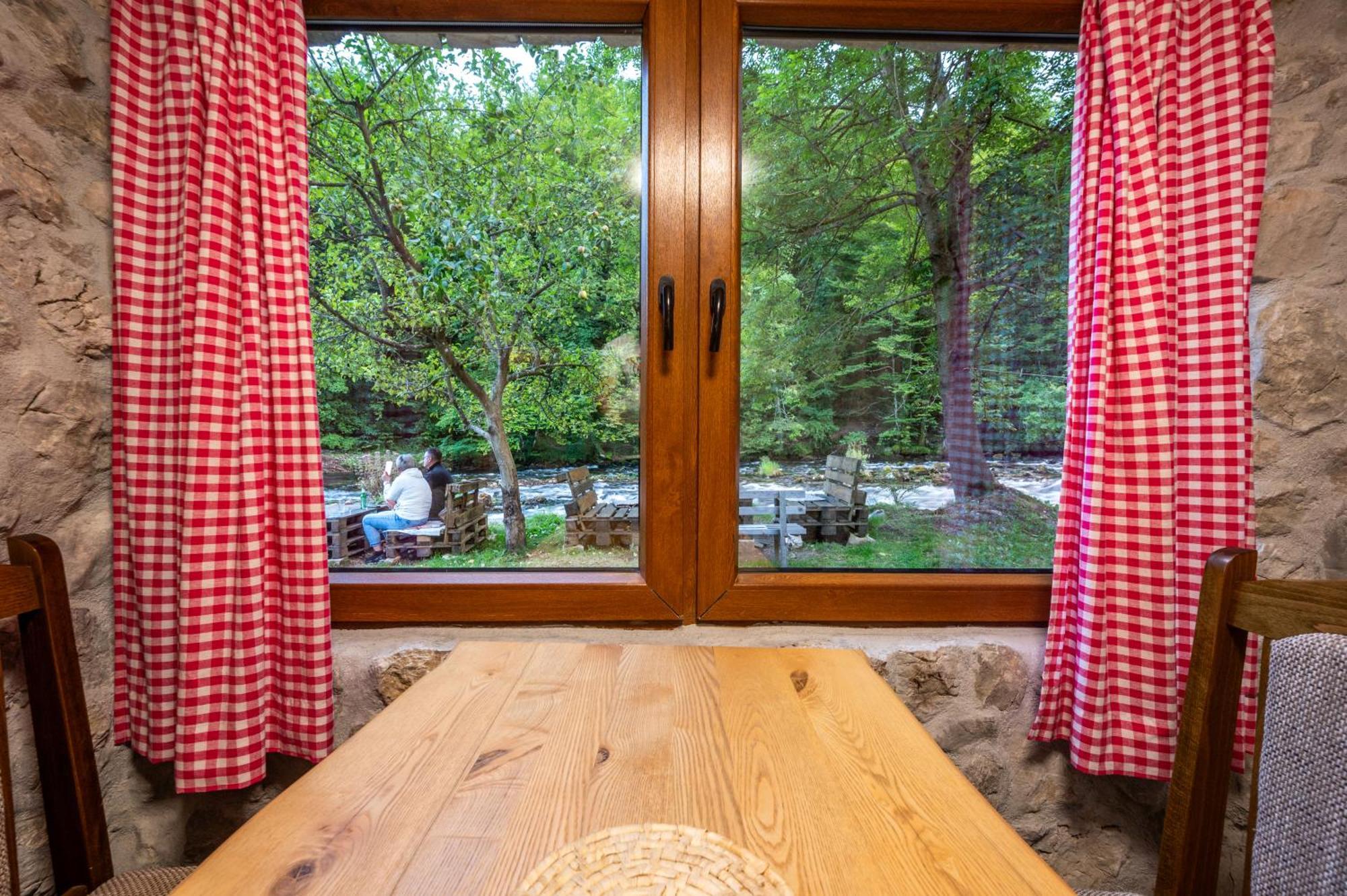 Stone Room-Kamena Soba Sipovo Exteriör bild